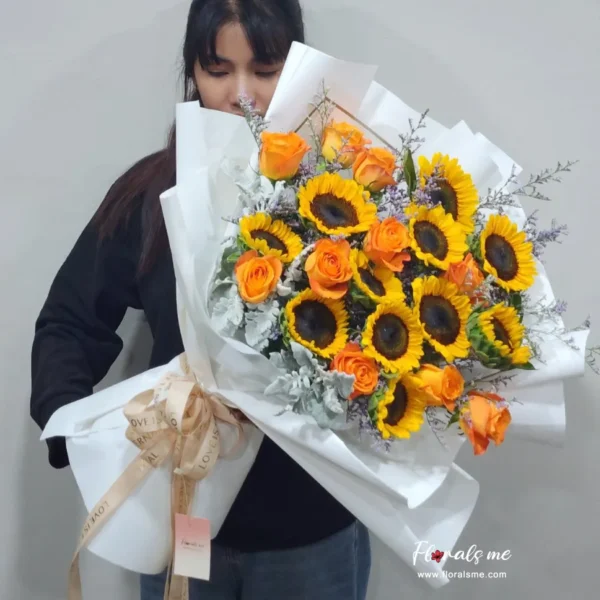 FR-58 Golden Memories Bouquet Of Sunflowers1