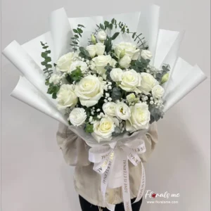 FR-61 MiniGlam White Roses Valentine Bouquet