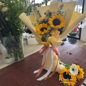 FR-63 Preety Pround Bouquet Of Sunflowers
