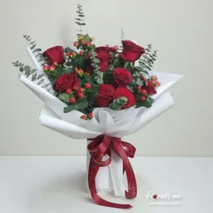 สั่งดอกไม้ FR-73 10 Red Roses Valentine Bouquet จัดช่อสวยหรูพร้อมส่ง นนทบุรี ปทุมธานี