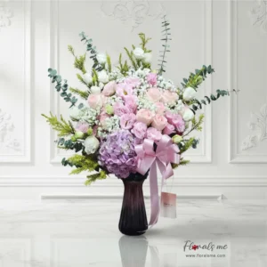FV-23 SWEET ROMANCE VASE แจกันกุหลาบชมพูผสมไฮเดรนเยียม่วง (Pink Roses & Purple Hydrangeas) จัดทรงพุ่มหรู จาก Floralsme